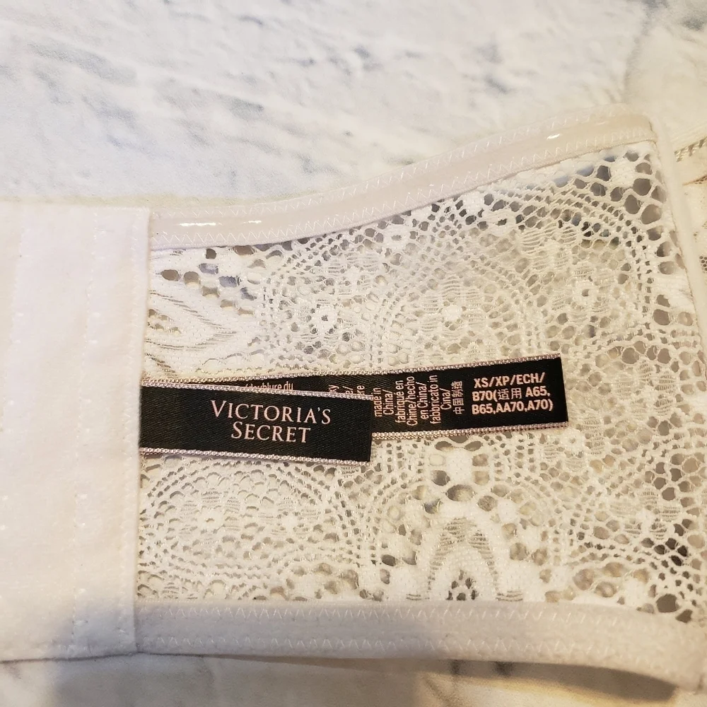 Victoria's Secret high neck lace + grommet Bralette